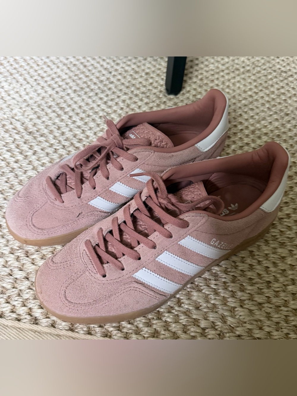 Adidas Women’s Gazelle Suede Sneakers - like new - Dusty Pink & White